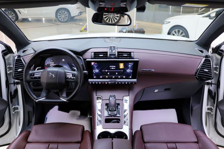 Used DS 7 2018 45THP Opera Edition Interior 3
