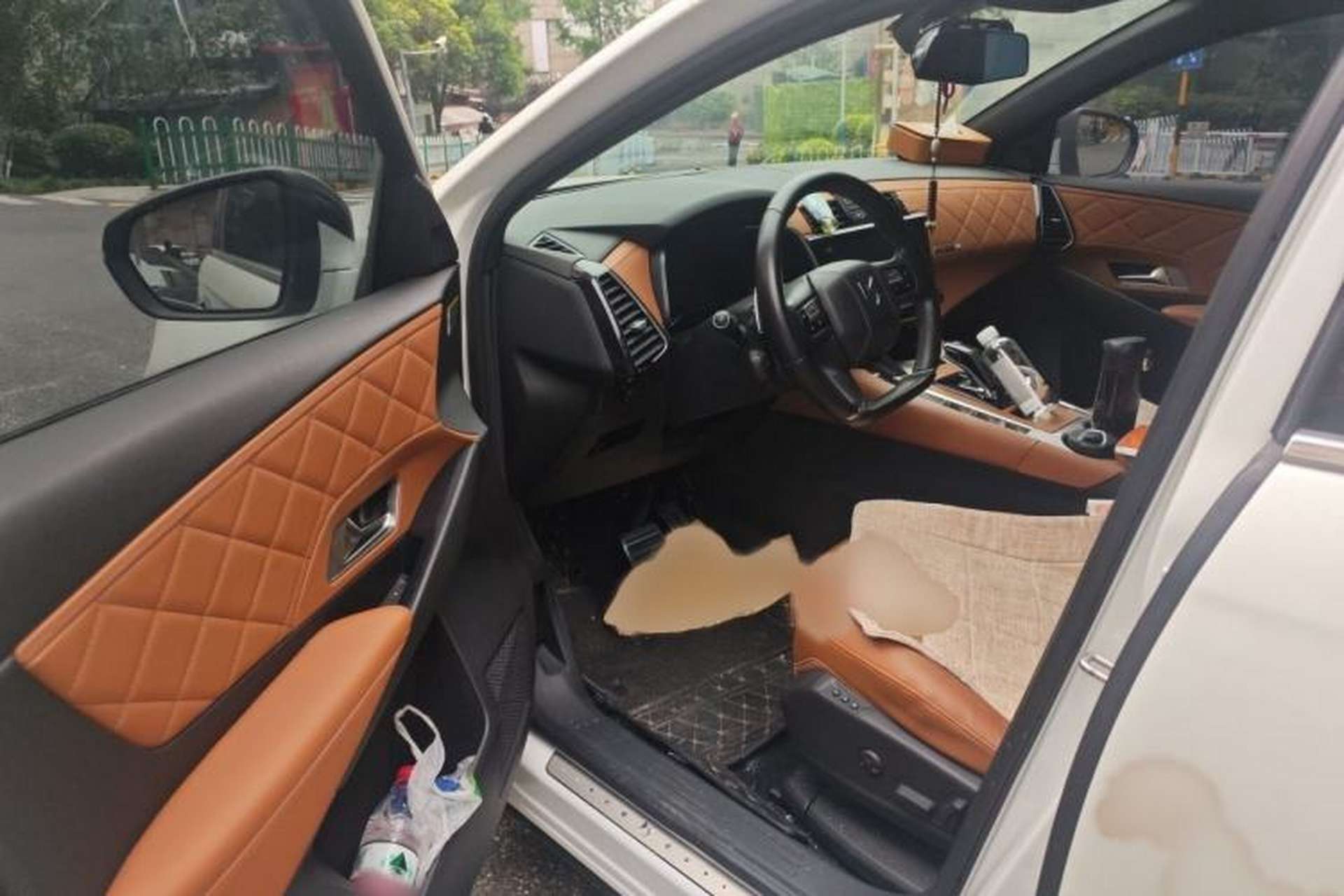 Used DS 7 2018 45THP Rivoli Pioneer Edition Interior 3