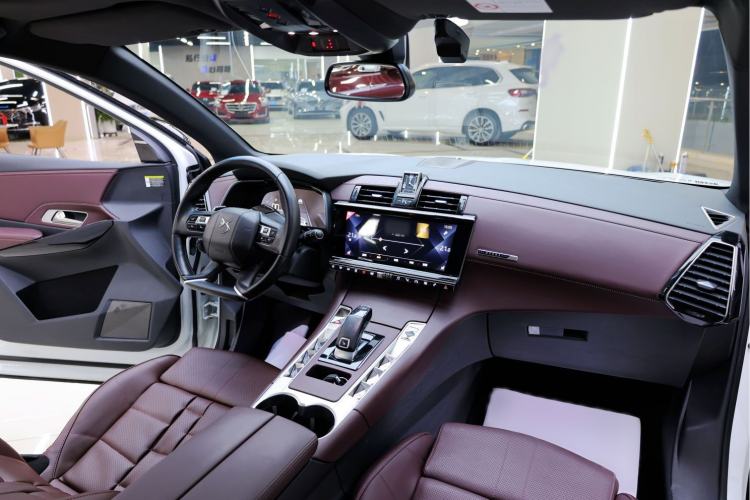Used DS 7 2018 45THP Opera Edition Interior 4