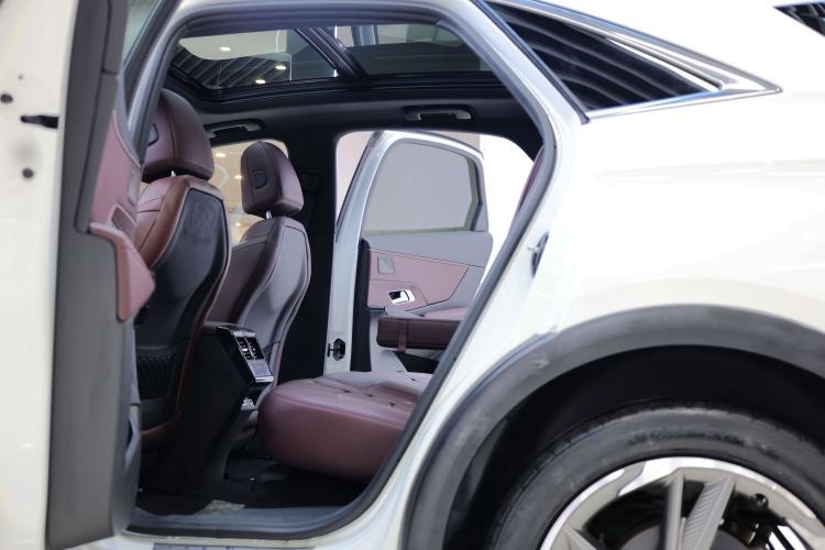 Used DS 7 2018 45THP Opera Edition Interior 8