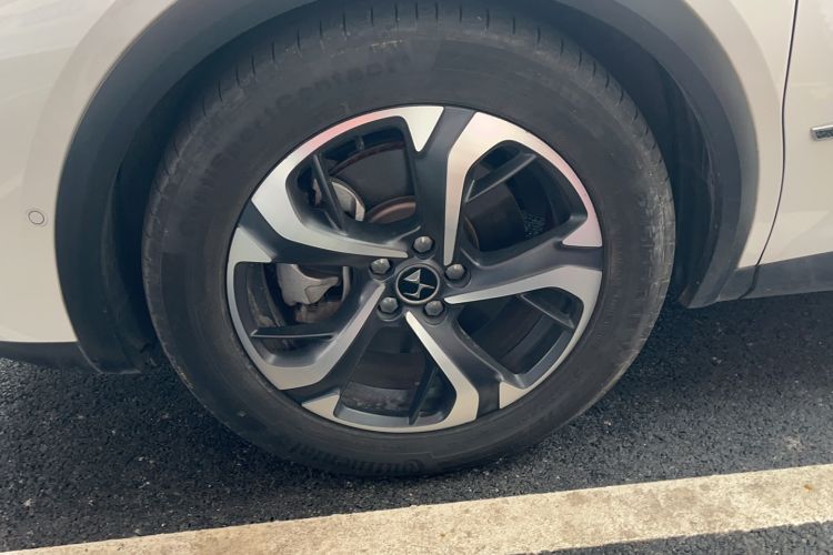 Used DS 7 2018 45THP Rivoli Prestige Edition Left Front Wheel Hub