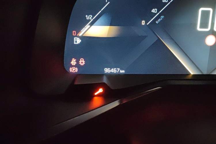 Used DS 7 2018 45THP Rivoli Pioneer Edition Odometer Close Up