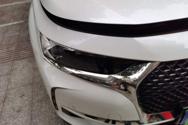 Used DS 7 2018 45THP Rivoli Pioneer Edition Right Front Headlight