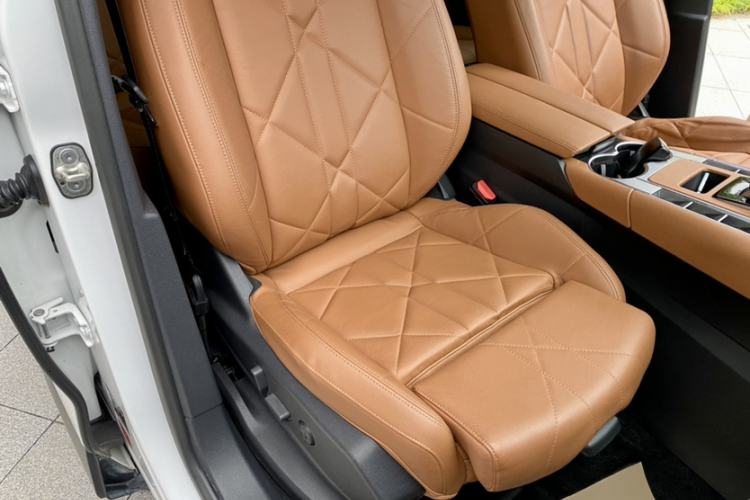 Used DS 7 2018 45THP Rivoli Pioneer Edition Right Front Seat