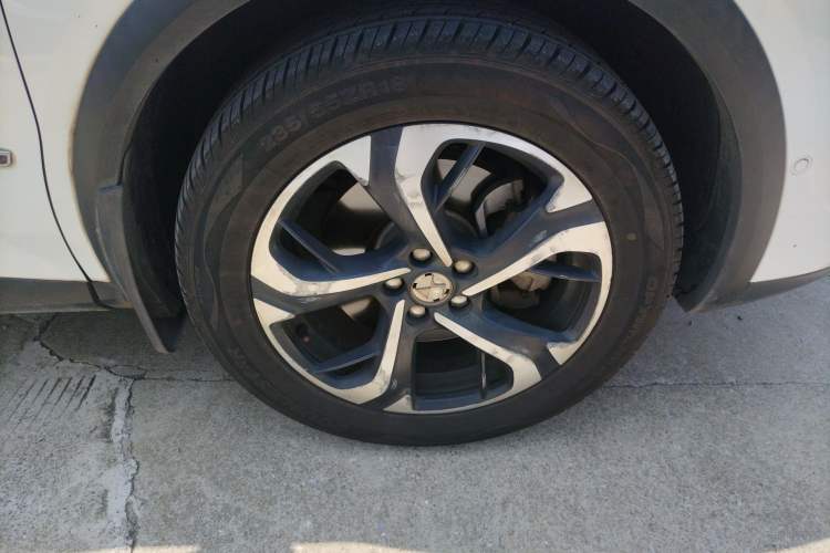 Used DS 7 2018 45THP Rivoli Prestige Edition Right Front Wheel Hub