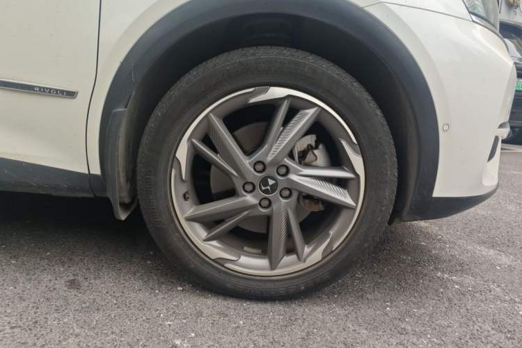 Used DS 7 2018 45THP Rivoli Pioneer Edition Right Front Wheel Hub