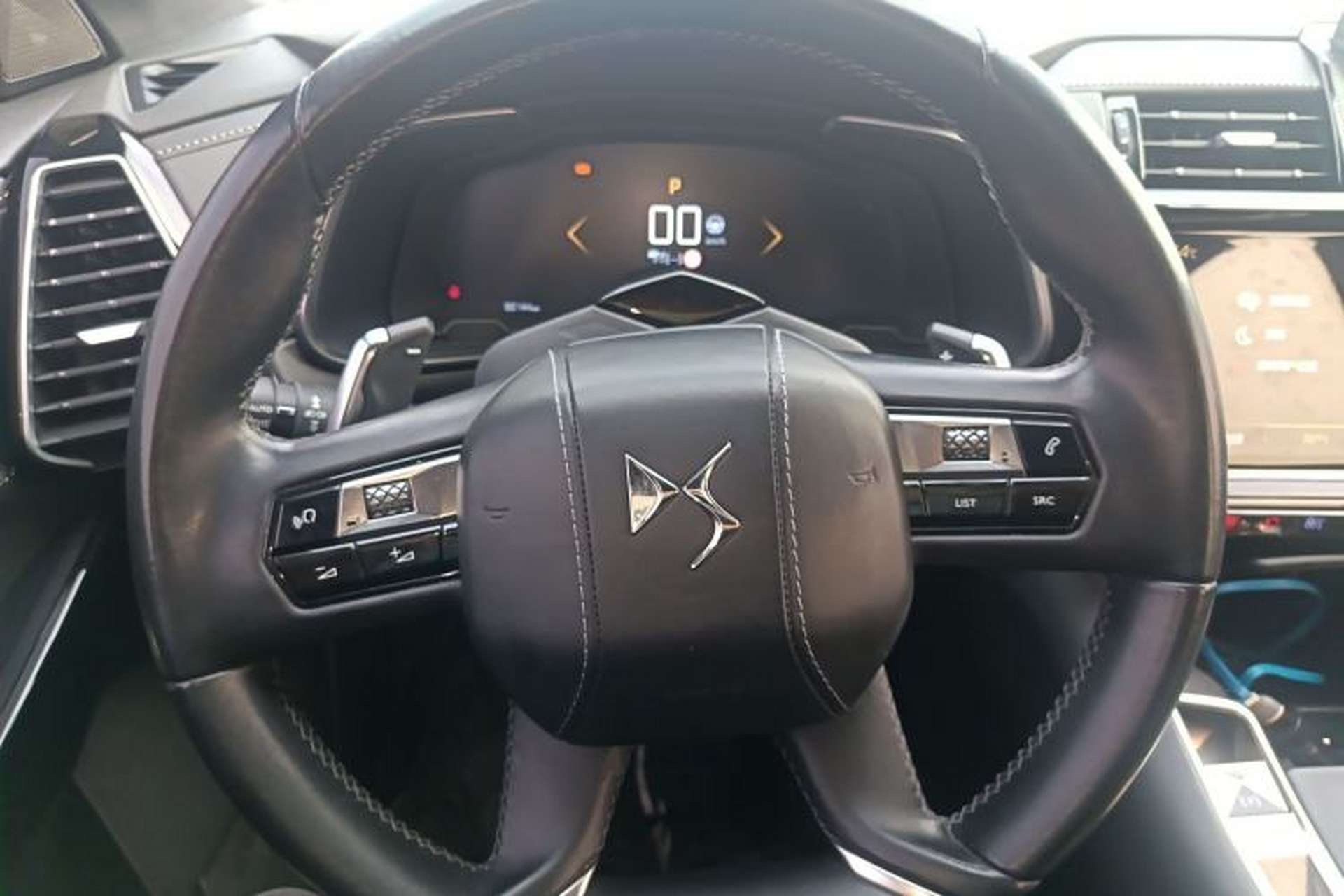Used DS 7 2018 45THP Rivoli Pioneer Edition Steering Wheel