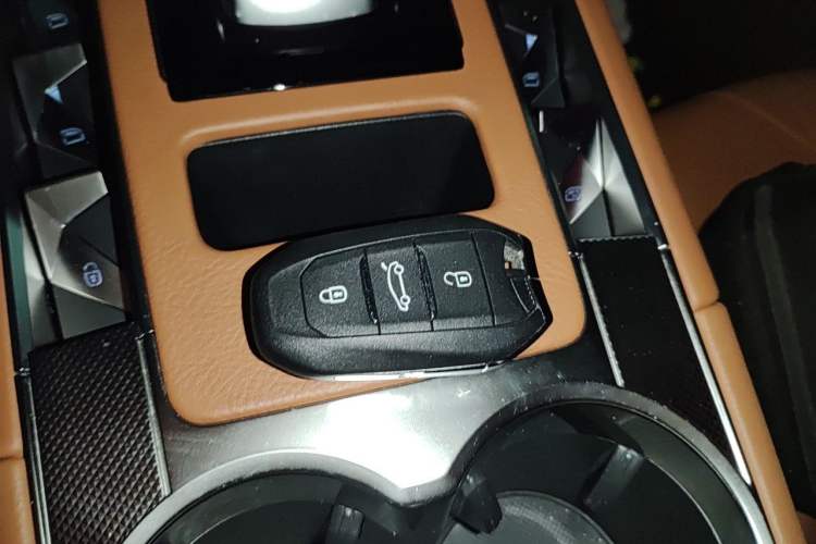 Used DS 7 2018 45THP Rivoli Pioneer Edition Vehicle Key