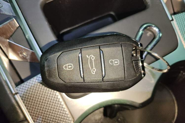 Used DS 7 2018 45THP Opera Edition Vehicle Key