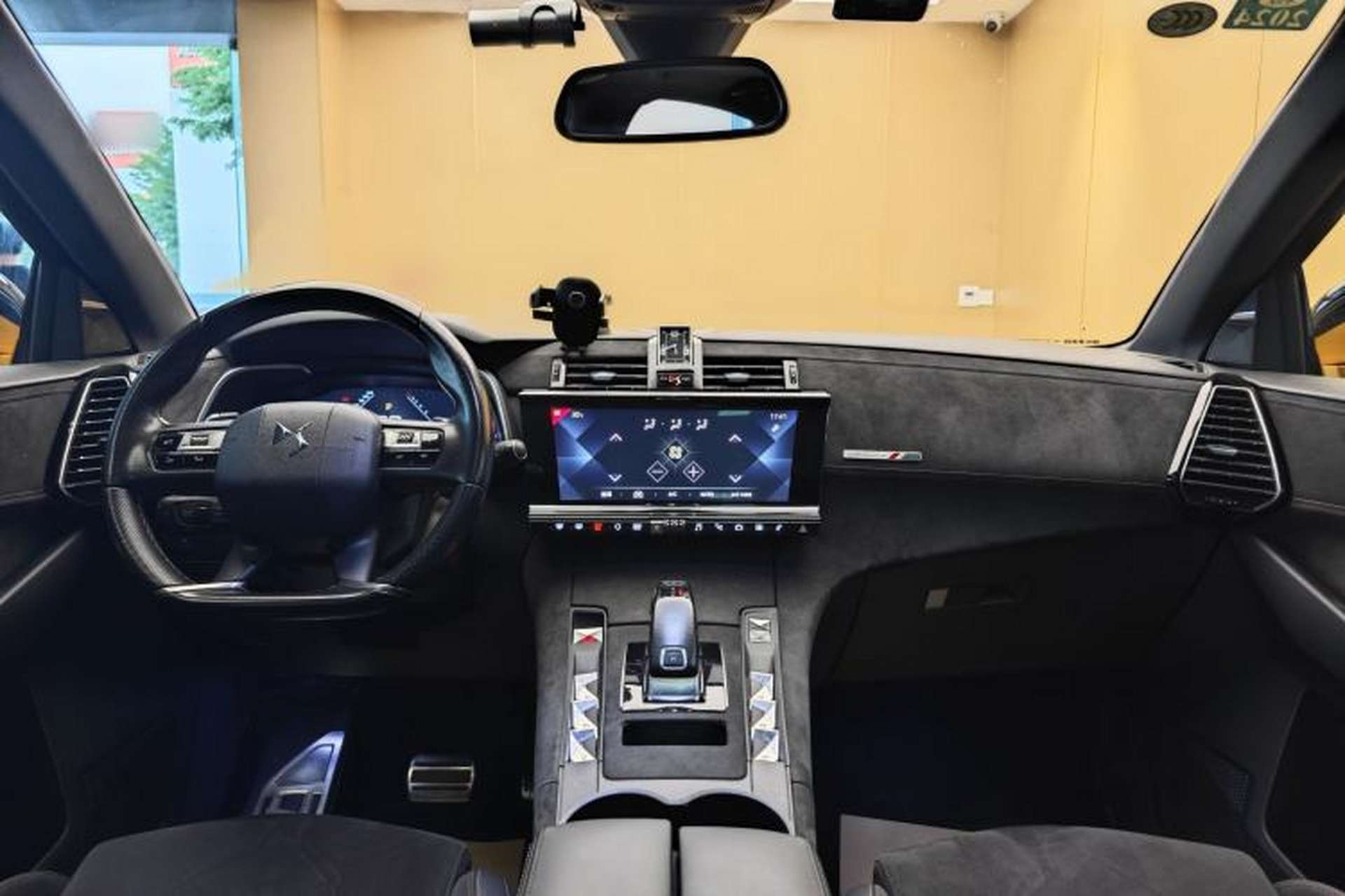 Used DS 7 2018 35THP Pashy Edition Audio And AC Panel