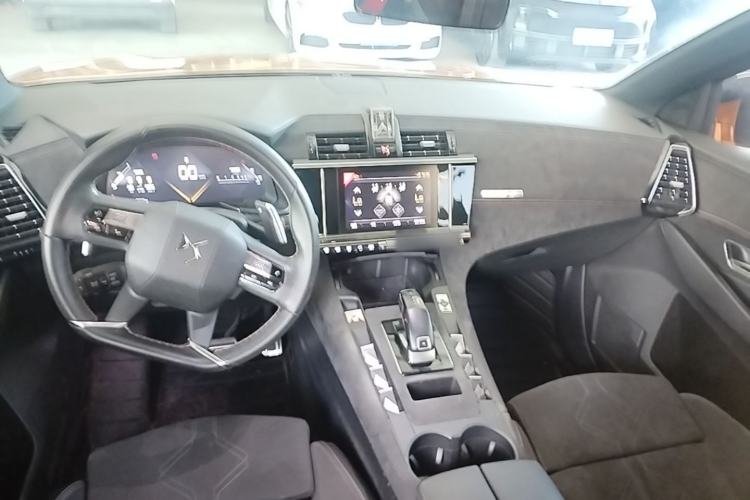 Used DS 7 2018 45THP Sport Edition Center Console