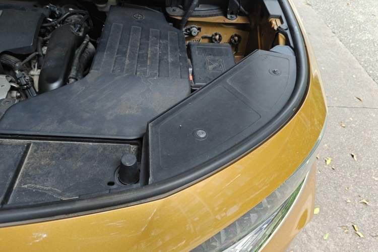 Used DS 7 2018 45THP Opera Edition Engine Bay Left
