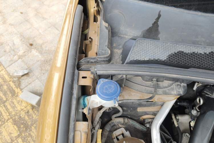 Used DS 7 2018 35THP Pashy Edition Engine Bay Right