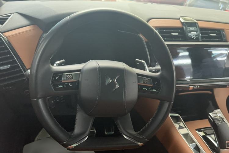 Used DS 7 2018 45THP Rivoli Pioneer Edition Interior 4