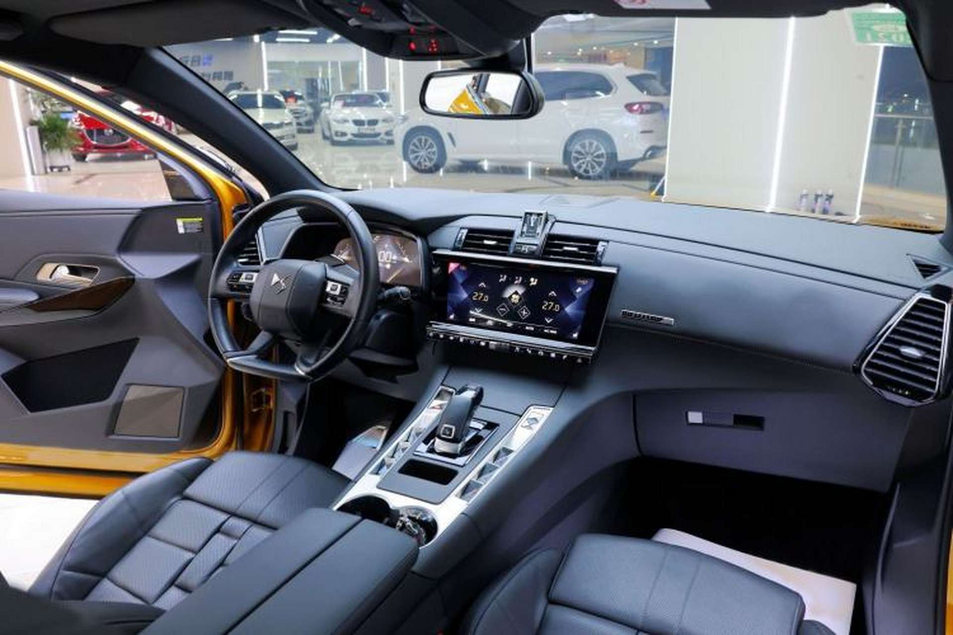 Used DS 7 2018 45THP Rivoli Pioneer Edition Interior 4