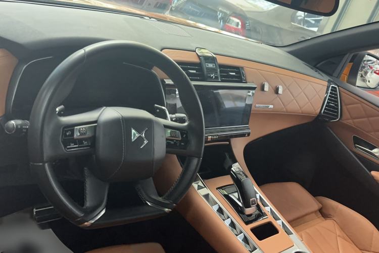 Used DS 7 2018 45THP Rivoli Pioneer Edition Interior 5