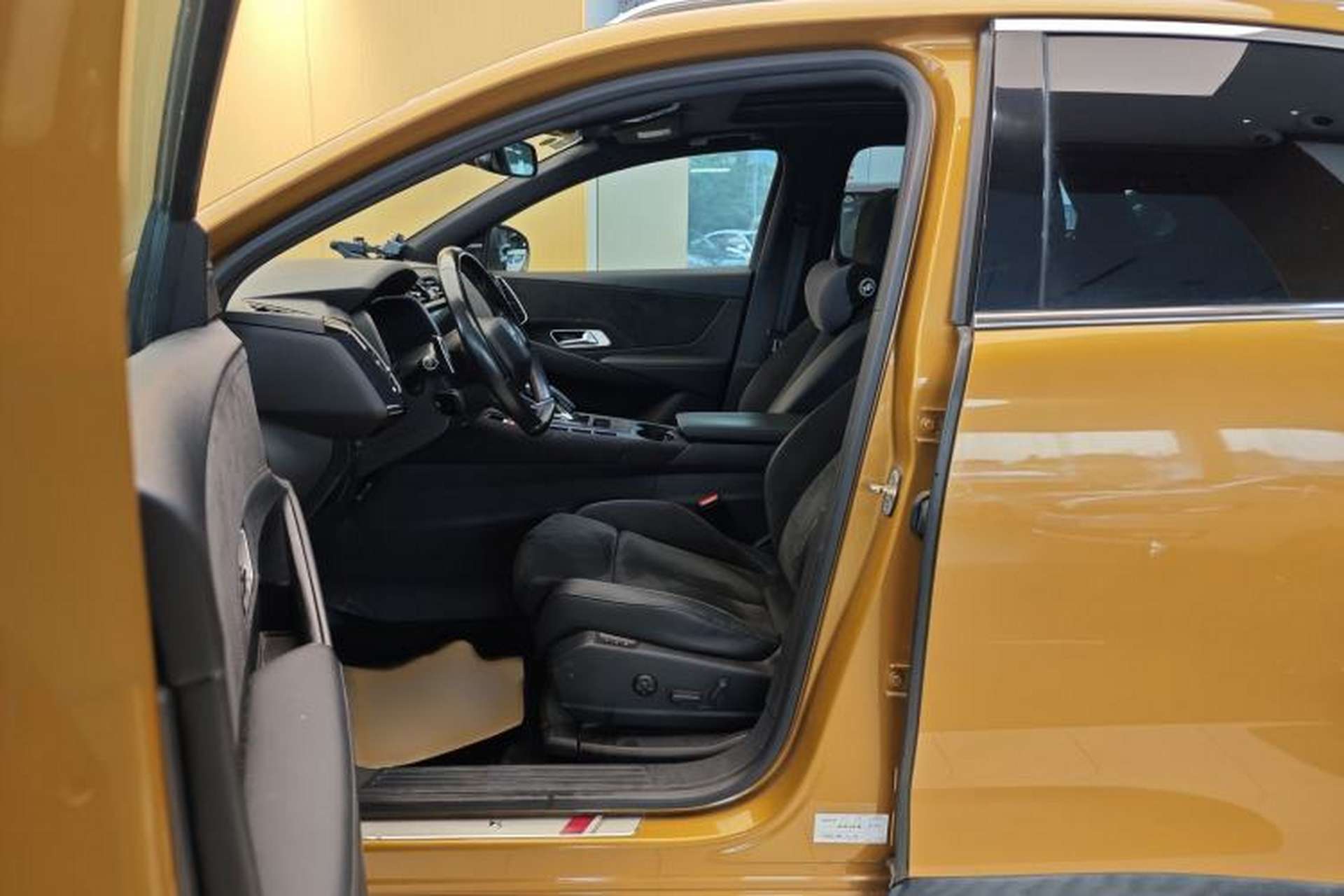 Used DS 7 2018 35THP Pashy Edition Left Front Seat