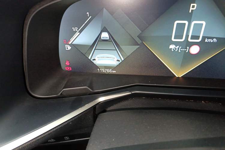 Used DS 7 2018 45THP Opera Edition Odometer Close Up