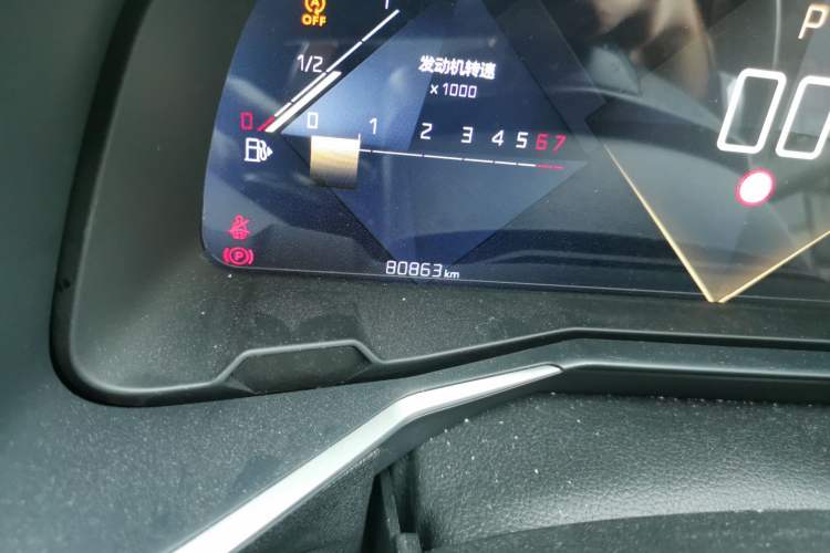 Used DS 7 2018 45THP Opera Edition Odometer Close Up