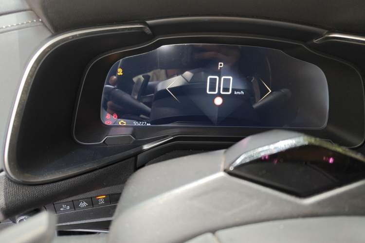 Used DS 7 2018 45THP Opera Edition Odometer Close Up
