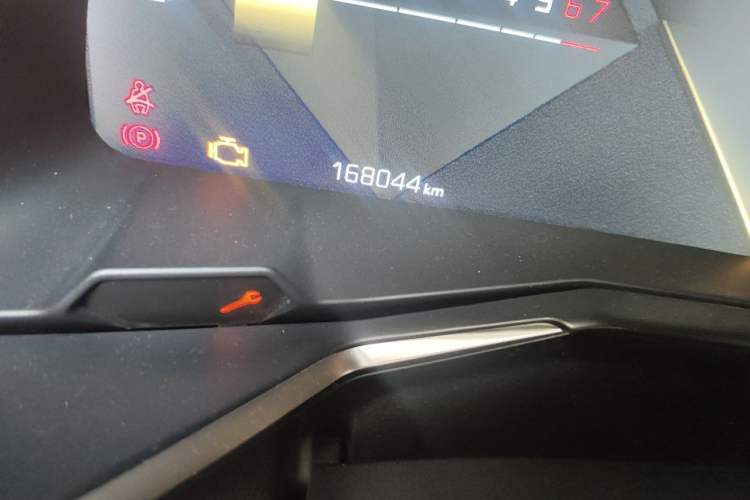 Used DS 7 2018 35THP Pashy Edition Odometer Close Up