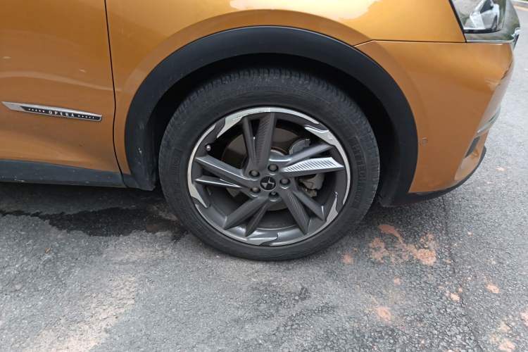 Used DS 7 2018 45THP Opera Edition Right Front Wheel Hub