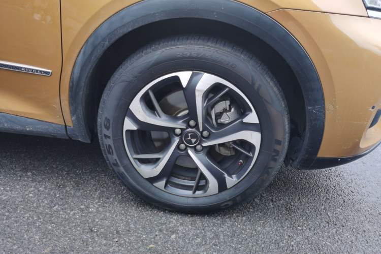 Used DS 7 2018 45THP Rivoli Prestige Edition Right Front Wheel Hub