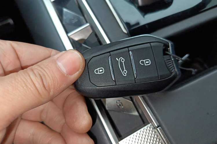 Used DS 7 2018 45THP Opera Edition Vehicle Key