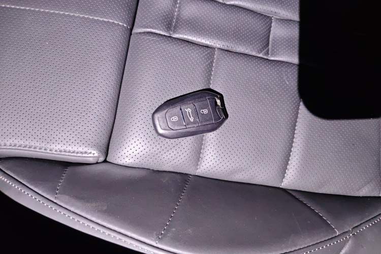 Used DS 7 2018 45THP Opera Edition Vehicle Key