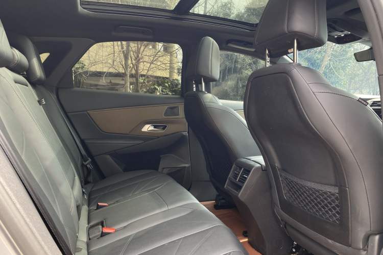 Used DS 7 2020 35THP Montmartre Edition Left Front Seat