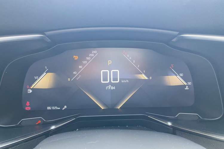 Used DS 7 2020 35THP Montmartre Edition Odometer Close Up