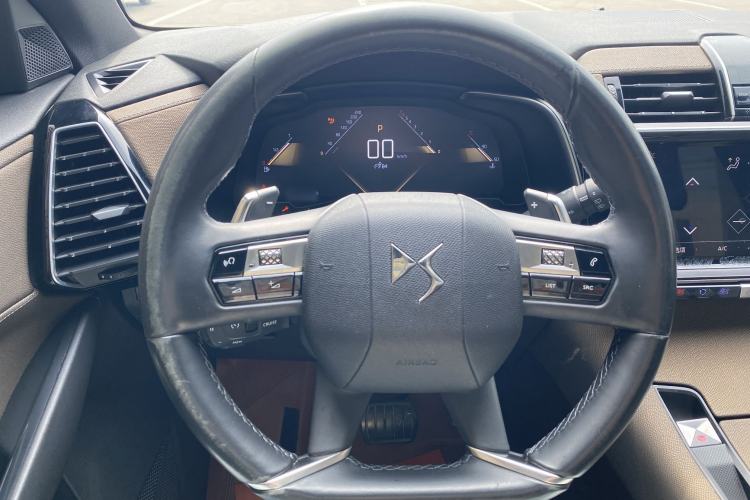 Used DS 7 2020 35THP Montmartre Edition Steering Wheel
