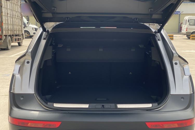 Used DS 7 2020 35THP Montmartre Edition Trunk