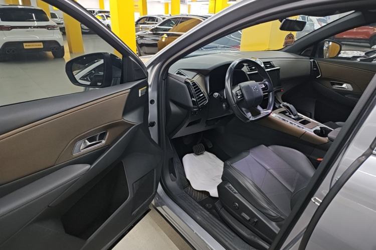 Used DS 7 2020 35THP Montmartre Edition Driver Seat