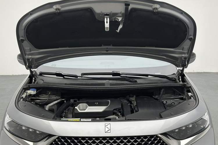 Used DS 7 2020 35THP Montmartre Edition Engine Bay