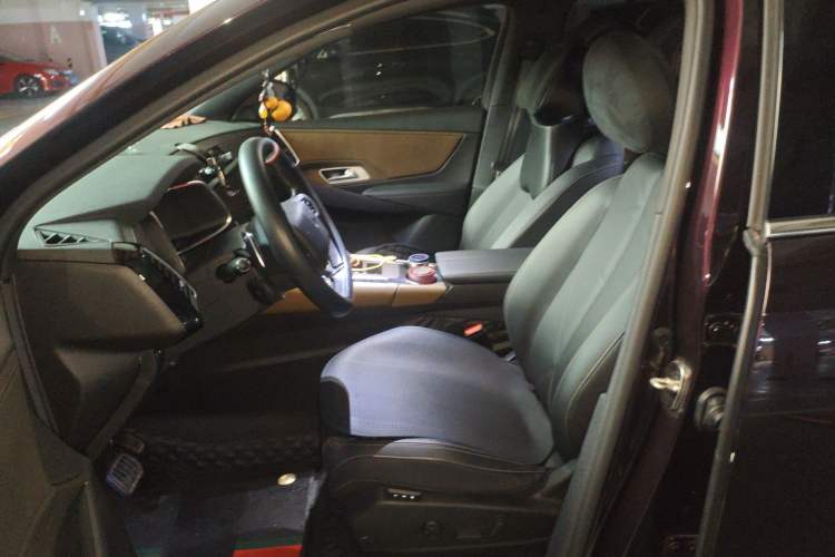 Used DS 7 2020 35THP Montmartre Edition Left Front Seat