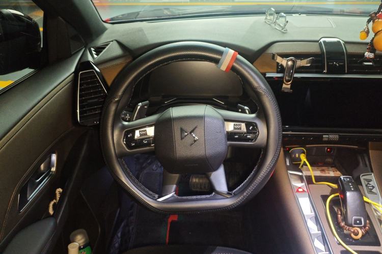 Used DS 7 2020 35THP Montmartre Edition Steering Wheel