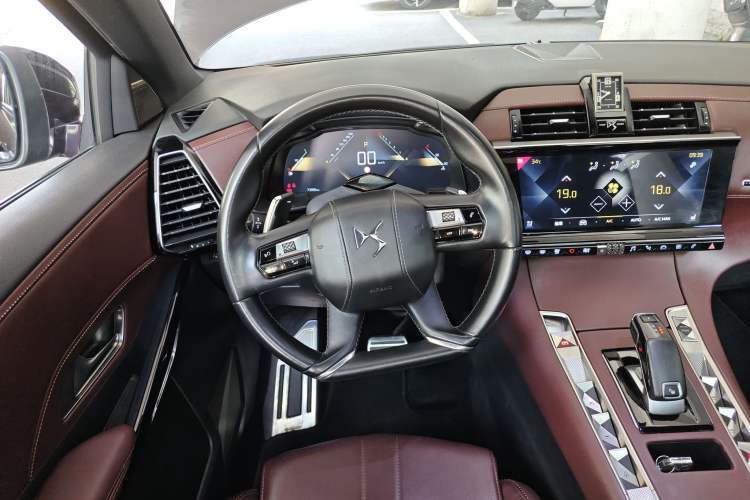 Used DS 7 2020 45THP Opera House Edition Steering Wheel