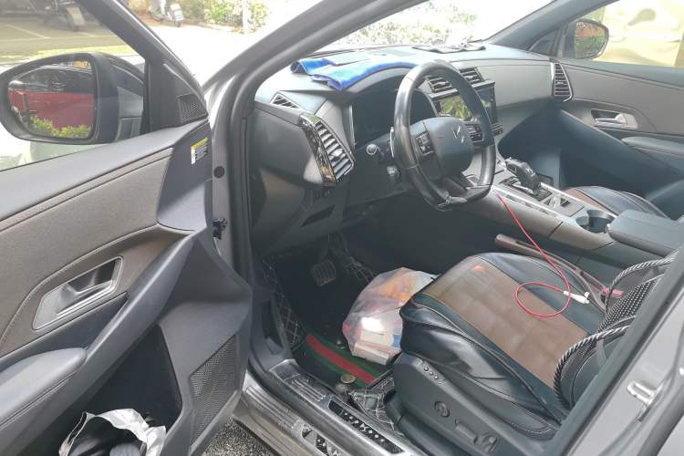Used DS 7 2020 35THP Montmartre Edition Driver Seat