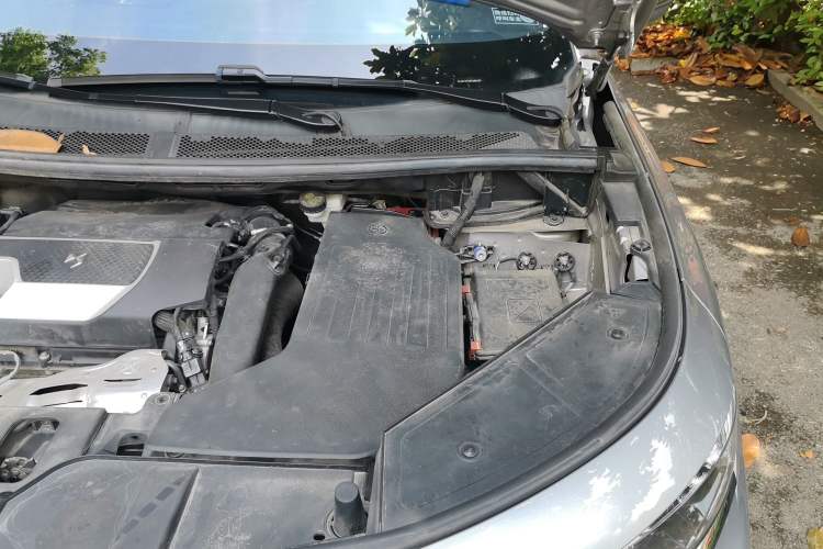 Used DS 7 2020 35THP Montmartre Edition Engine Bay Left
