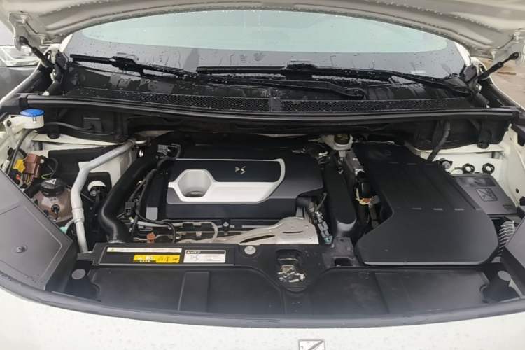 Used DS 7 2020 35THP Montmartre Edition Engine Bay
