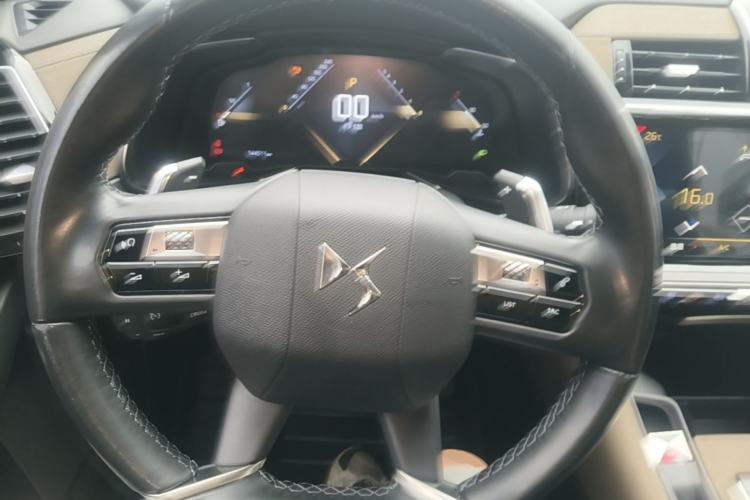Used DS 7 2020 35THP Montmartre Edition Steering Wheel