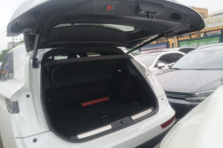 Used DS 7 2020 35THP Montmartre Edition Trunk