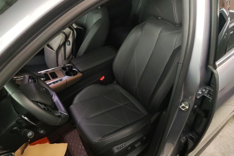 Used DS 7 2022 35THP Montmartre 10th Anniversary Limited Edition Left Front Seat