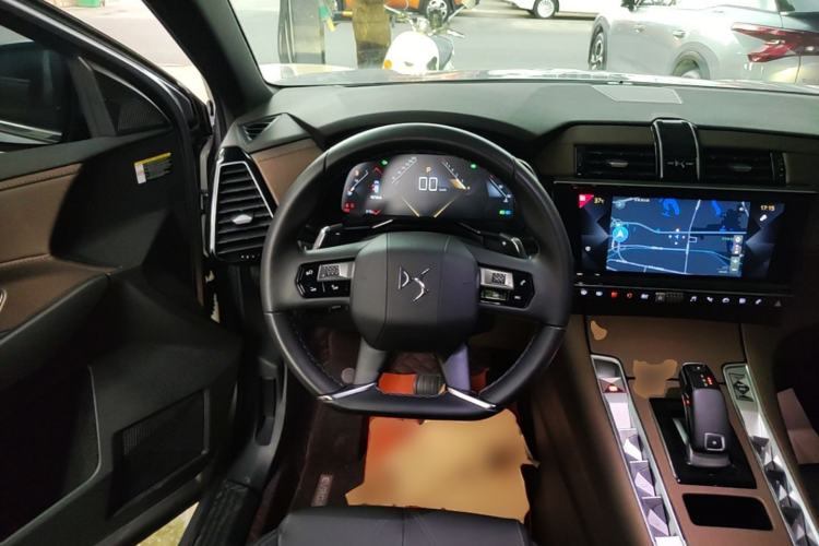 Used DS 7 2022 35THP Montmartre 10th Anniversary Limited Edition Steering Wheel
