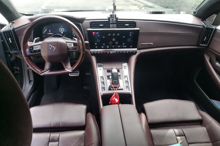 Used DS 9 2021 45THP Opera House Edition Center Console
