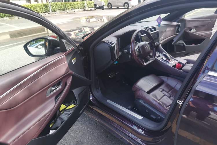 Used DS 9 2021 45THP Opera House Edition Driver Seat