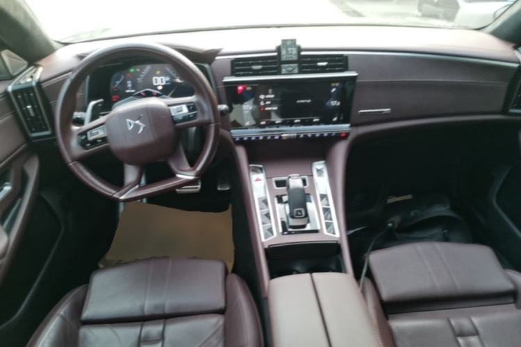 Used DS 9 2021 45THP Opera House Edition Center Console