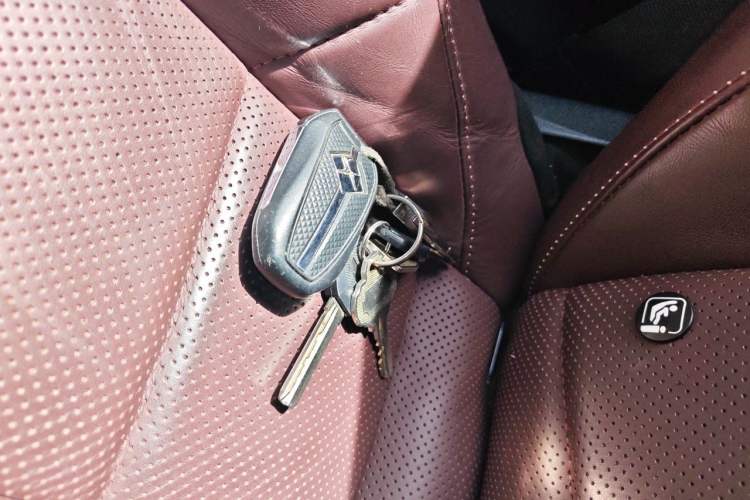 Used DS 9 2021 45THP Opera House Edition Vehicle Key