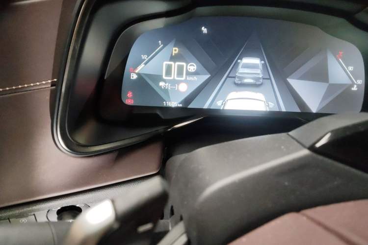 Used DS 9 2021 45THP Opera House Edition Odometer Close Up